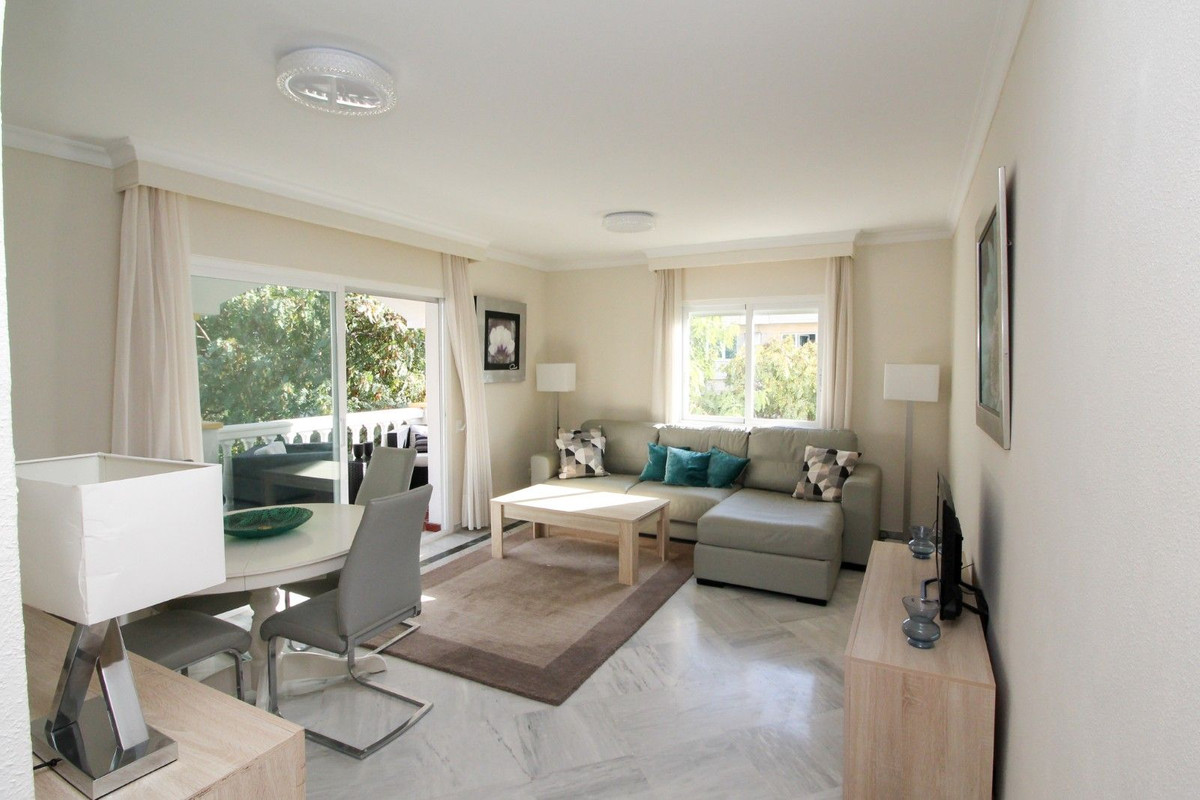 2 Bed Apartment for sale in The Golden Mile Costa Del Sol, Málaga, Spain