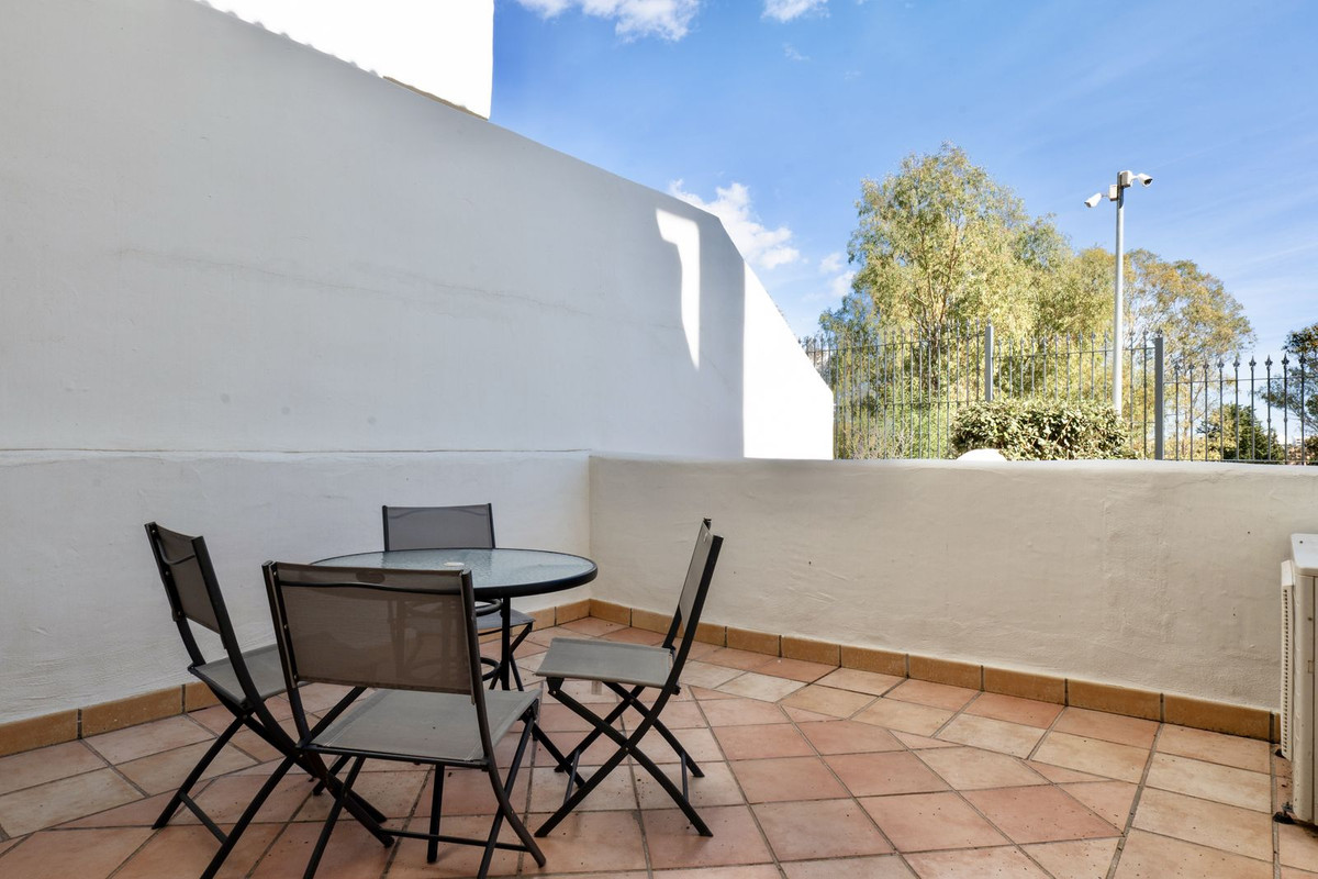 2 Bed Apartment for sale in Selwo Costa Del Sol, Málaga, Spain