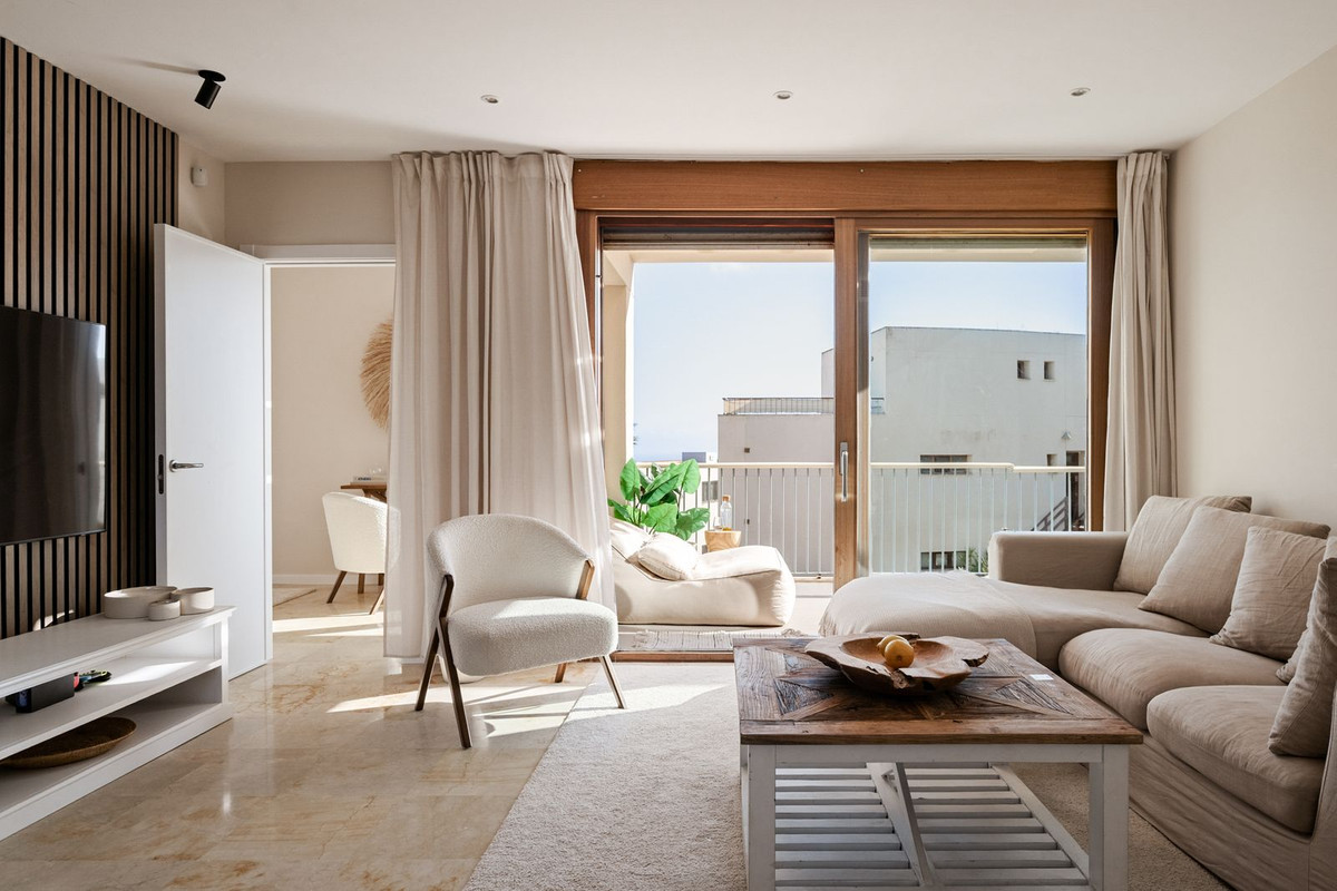 3 Bed Apartment for sale in Altos De Los Monteros Costa Del Sol, Málaga, Spain