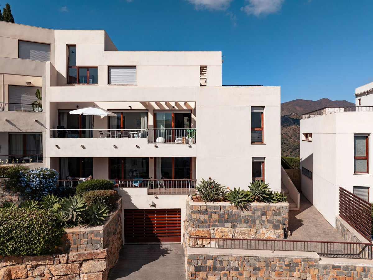 3 Bed Apartment for sale in Altos De Los Monteros Costa Del Sol, Málaga, Spain