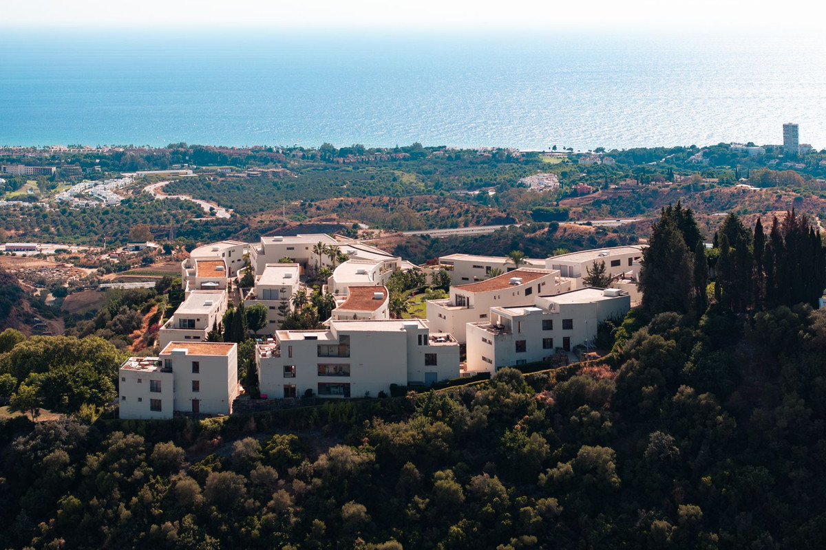 3 Bed Apartment for sale in Altos De Los Monteros Costa Del Sol, Málaga, Spain