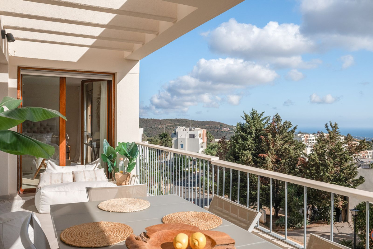 3 Bed Apartment for sale in Altos De Los Monteros Costa Del Sol, Málaga, Spain