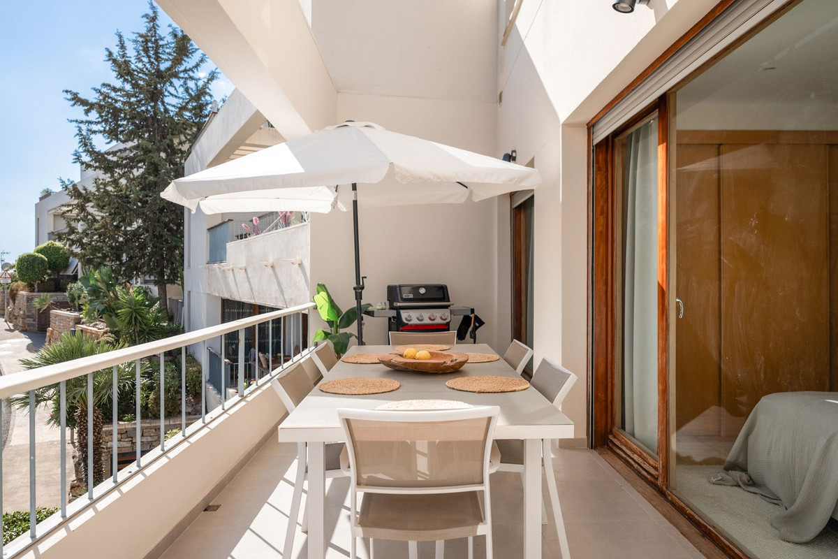 3 Bed Apartment for sale in Altos De Los Monteros Costa Del Sol, Málaga, Spain