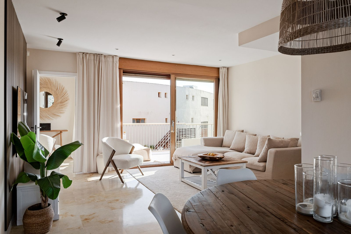 3 Bed Apartment for sale in Altos De Los Monteros Costa Del Sol, Málaga, Spain