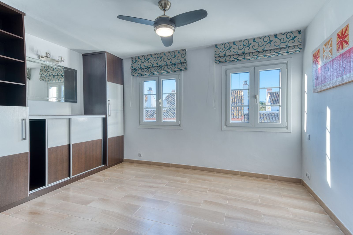 Se vende Apartamento en Planta Última de 2 dormitorios en Costa Del Sol, Málaga, España