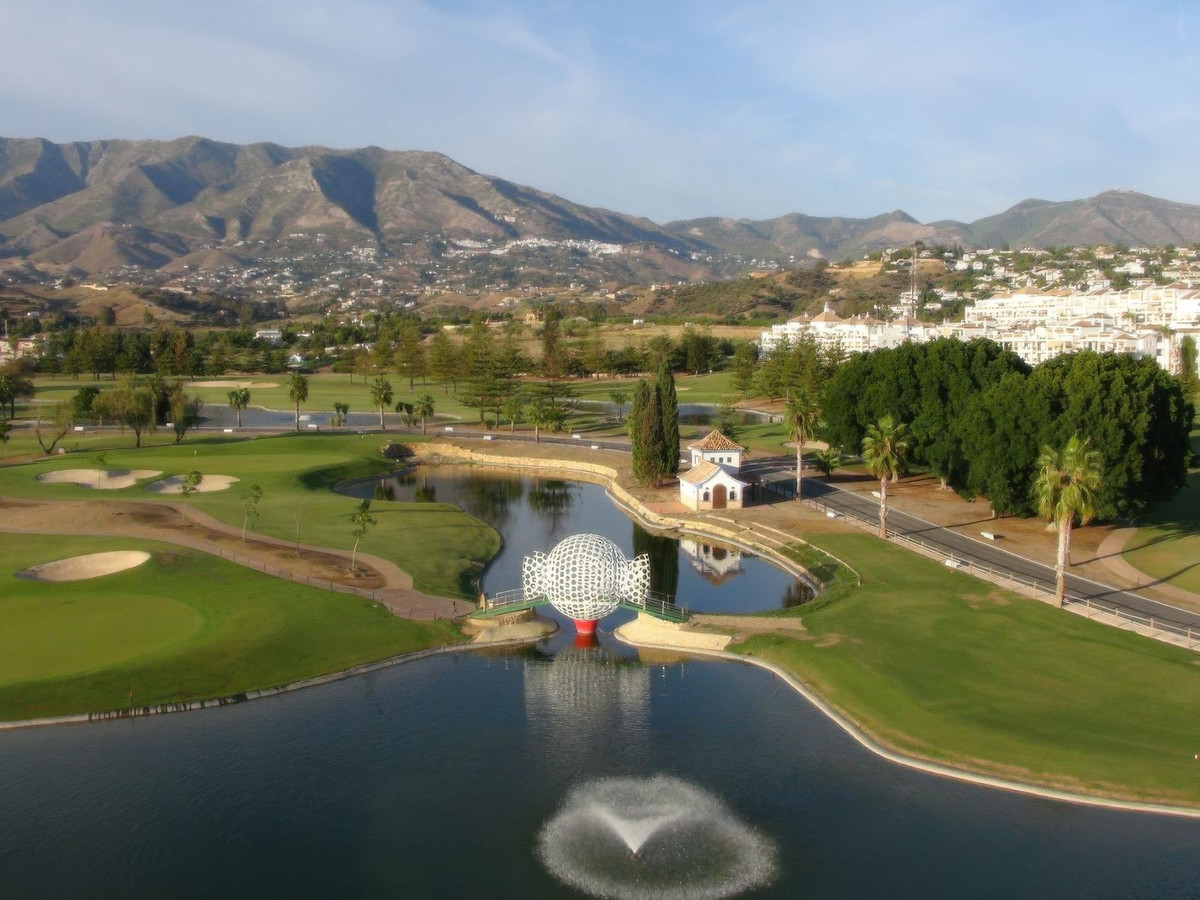 Se vende Apartamento en Planta Última de 2 dormitorios en Costa Del Sol, Málaga, España
