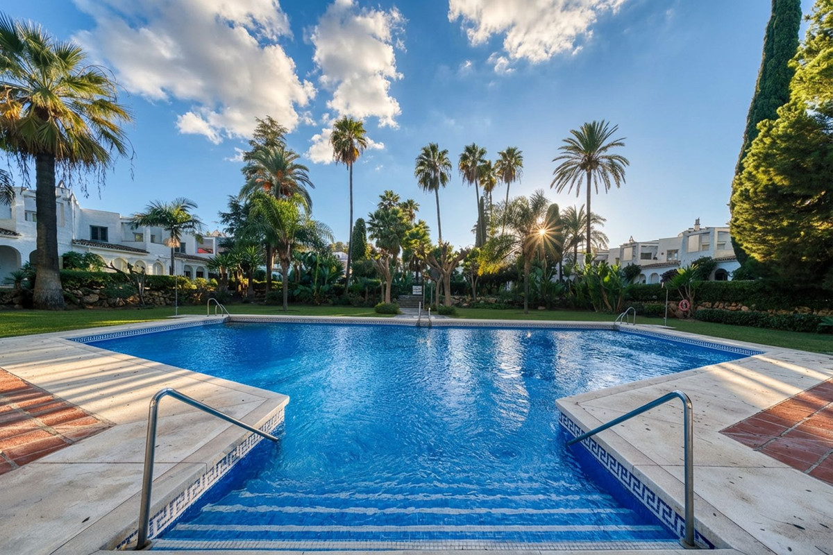 Se vende Apartamento en Planta Última de 2 dormitorios en Costa Del Sol, Málaga, España