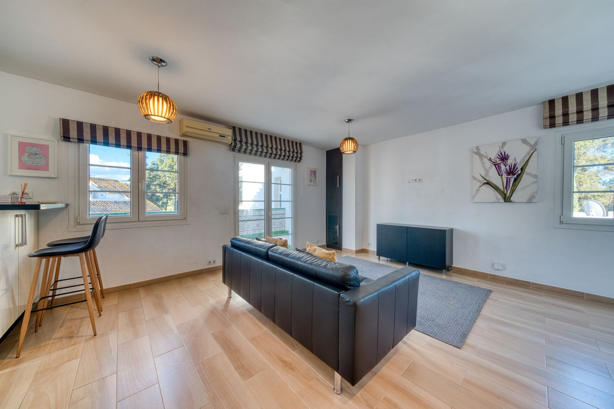 Se vende Apartamento en Planta Última de 2 dormitorios en Costa Del Sol, Málaga, España