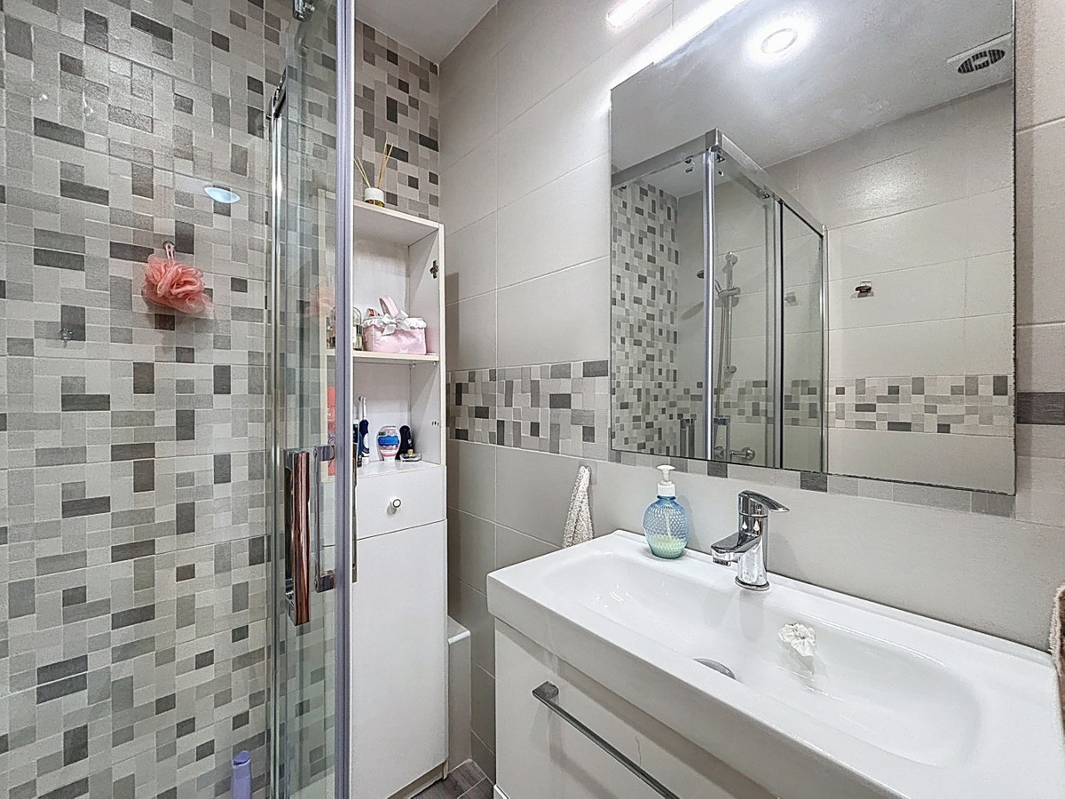 3 Bed Apartment for sale in Vélezmálaga Costa Del Sol East, Málaga, Spain