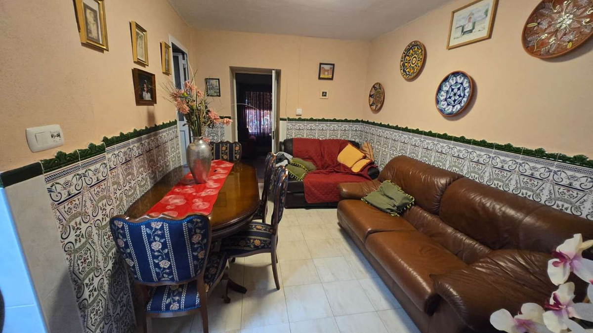 6 Bed Townhouse for sale in Alhaurín De La Torre Costa Del Sol, Málaga, Spain