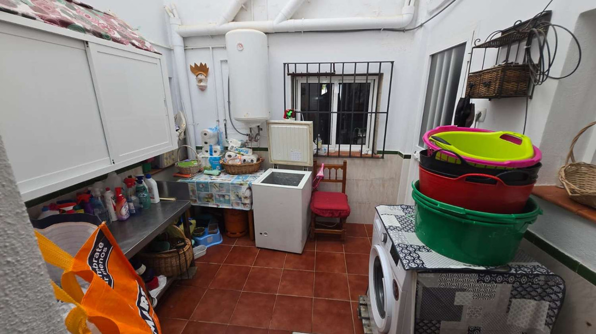 6 Bed Townhouse for sale in Alhaurín De La Torre Costa Del Sol, Málaga, Spain