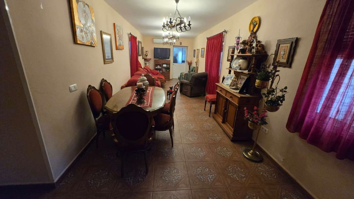 6 Bed Townhouse for sale in Alhaurín De La Torre Costa Del Sol, Málaga, Spain