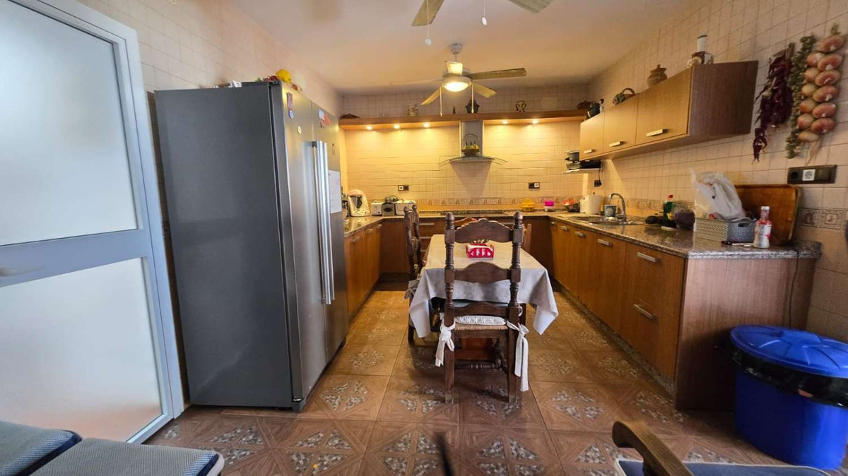 6 Bed Townhouse for sale in Alhaurín De La Torre Costa Del Sol, Málaga, Spain