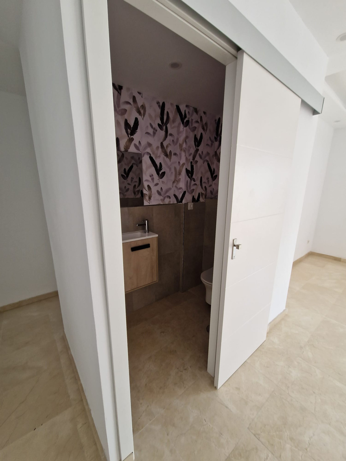 3 Bed Apartment for sale in Estepona Costa Del Sol, Málaga, Spain