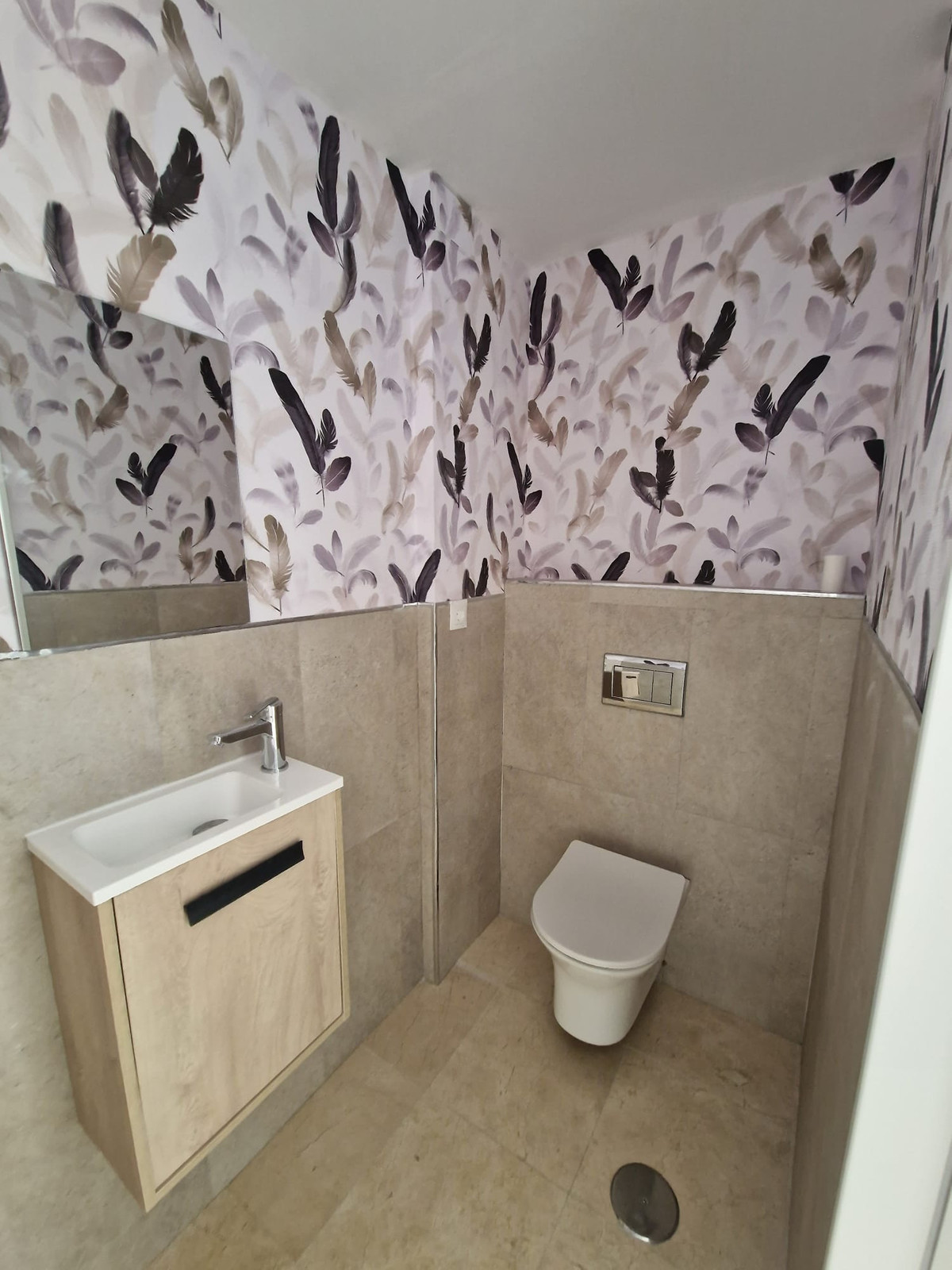 3 Bed Apartment for sale in Estepona Costa Del Sol, Málaga, Spain