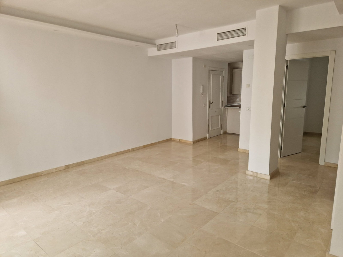 3 Bed Apartment for sale in Estepona Costa Del Sol, Málaga, Spain