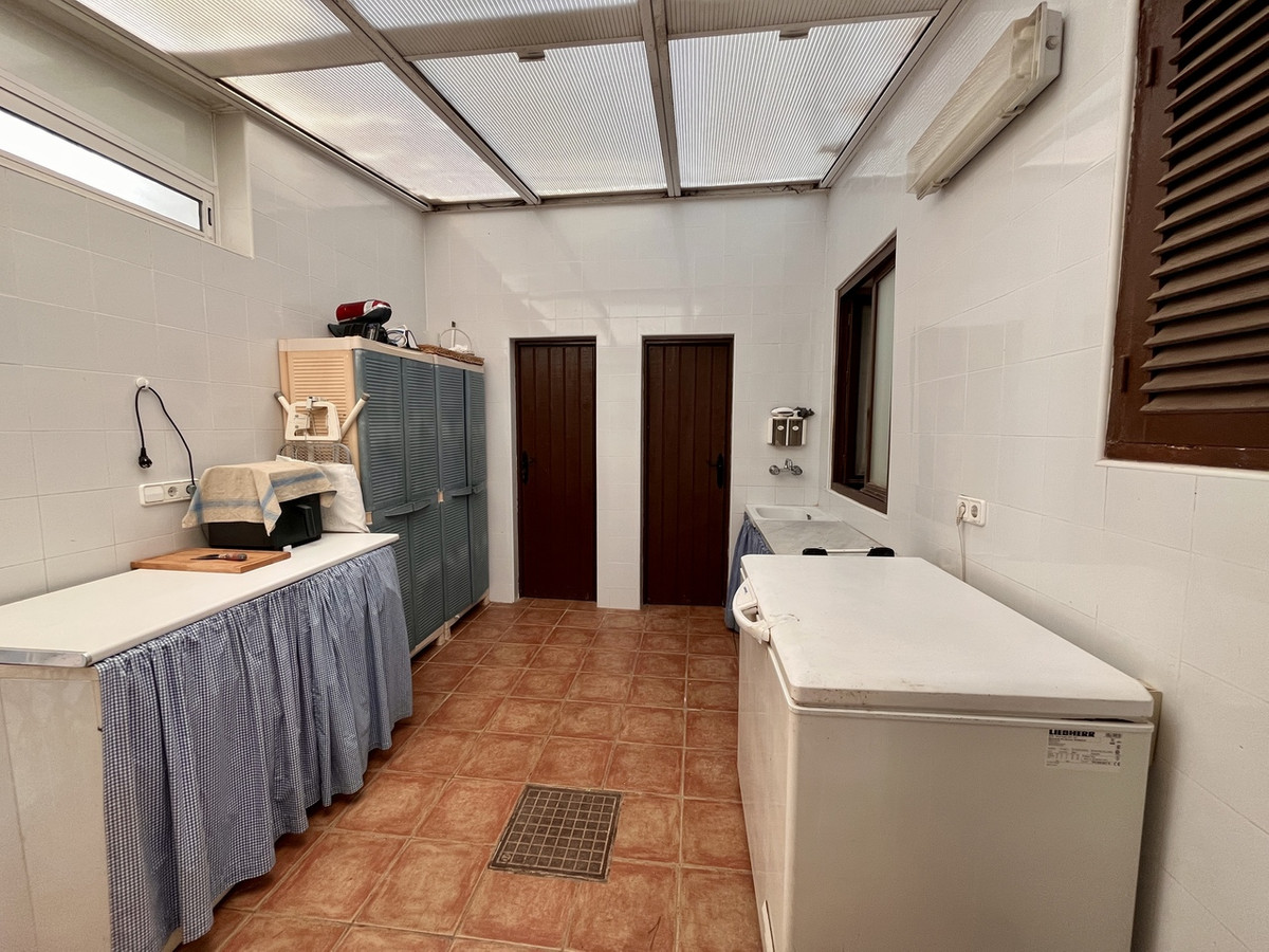 6 Bed Townhouse for sale in Cabo Roig Costa Blanca, Alicante, Spain