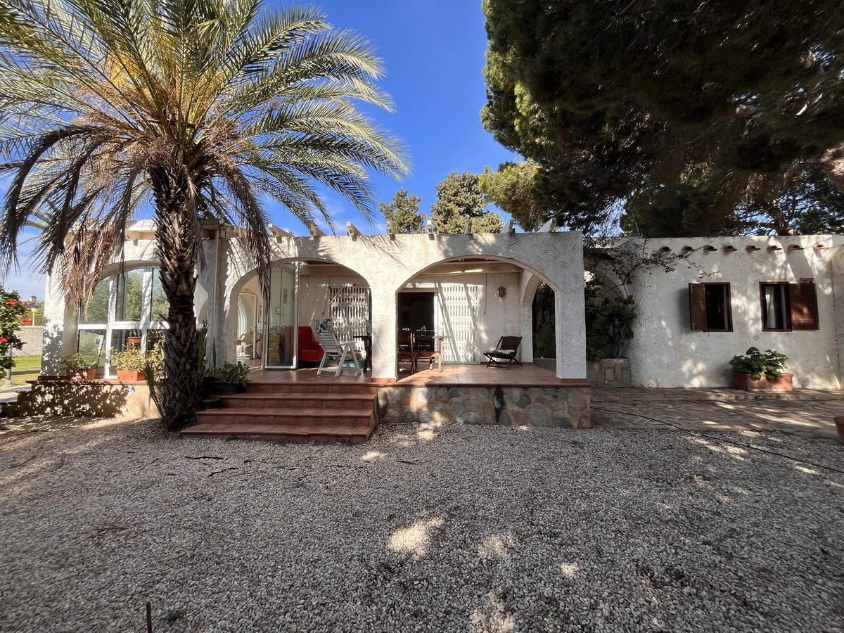6 Bed Townhouse for sale in Cabo Roig Costa Blanca, Alicante, Spain