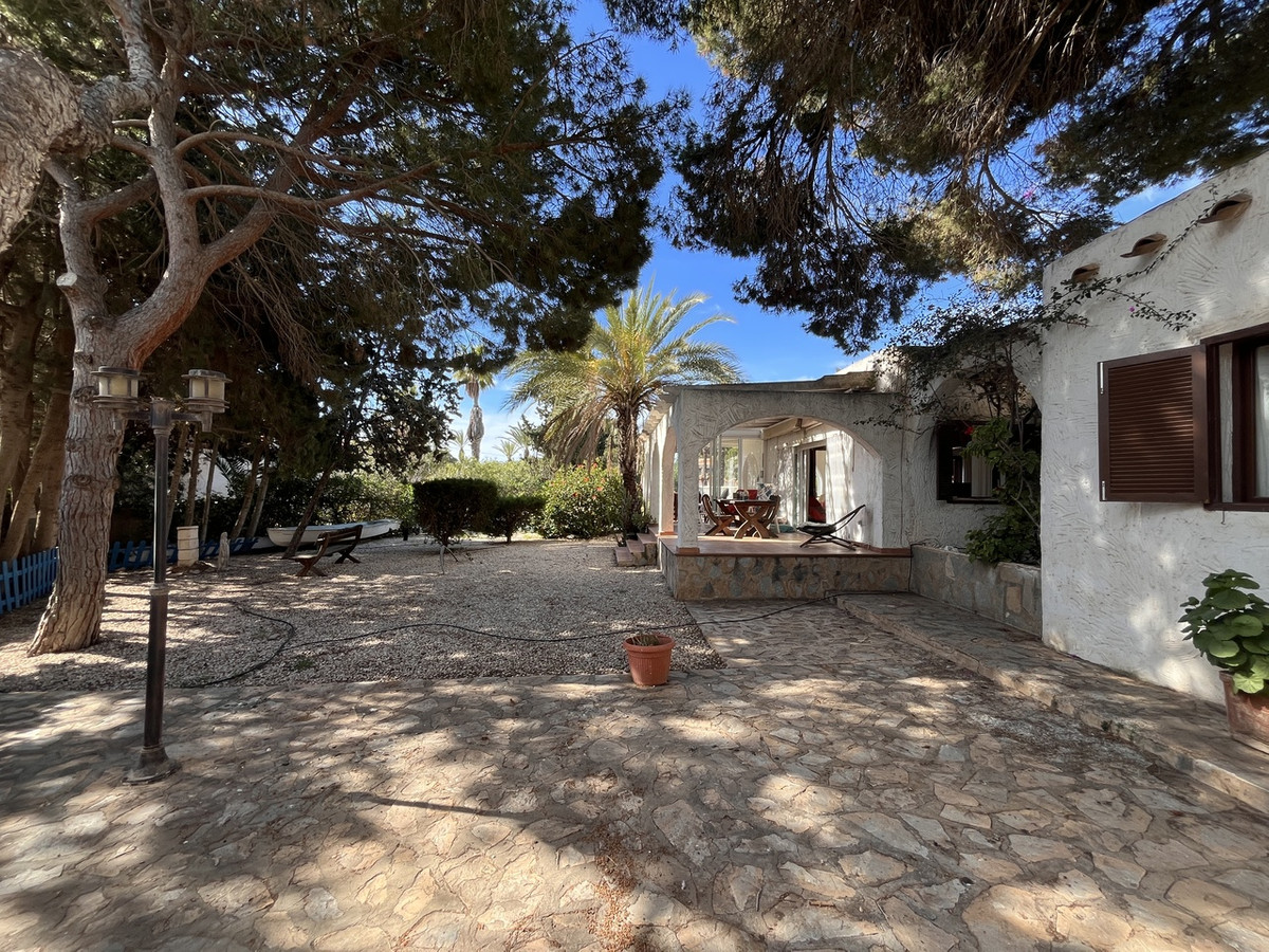 6 Bed Townhouse for sale in Cabo Roig Costa Blanca, Alicante, Spain