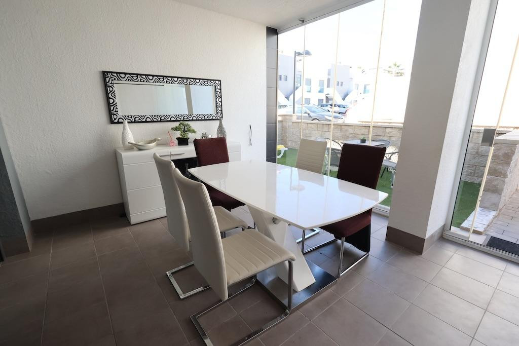 Se vende Bungalow de 2 dormitorios en Costa Blanca, Alicante, España