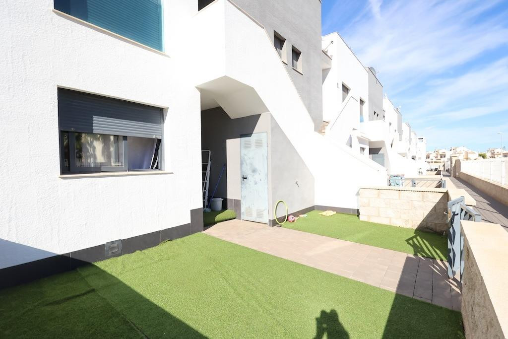 Se vende Bungalow de 2 dormitorios en Costa Blanca, Alicante, España