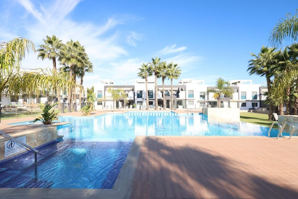 Se vende Bungalow de 2 dormitorios en Costa Blanca, Alicante, España