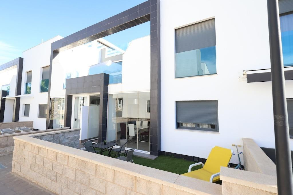 Se vende Bungalow de 2 dormitorios en Costa Blanca, Alicante, España