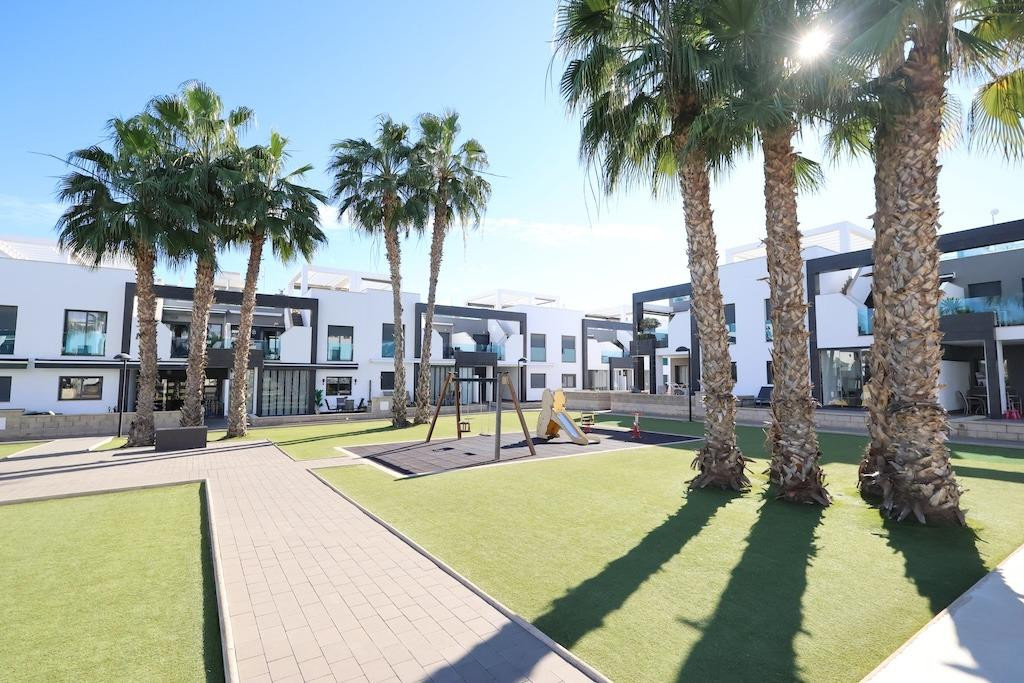 Se vende Bungalow de 2 dormitorios en Costa Blanca, Alicante, España