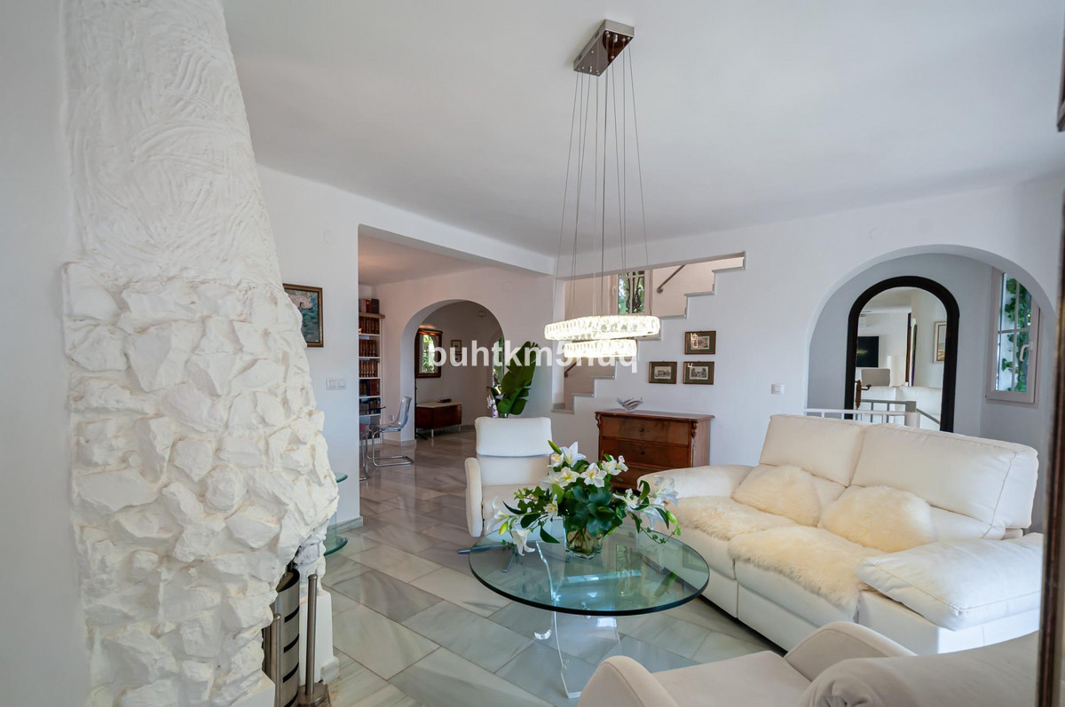 4 Bed Townhouse for sale in Calpe Costa Blanca, Alicante, Spain