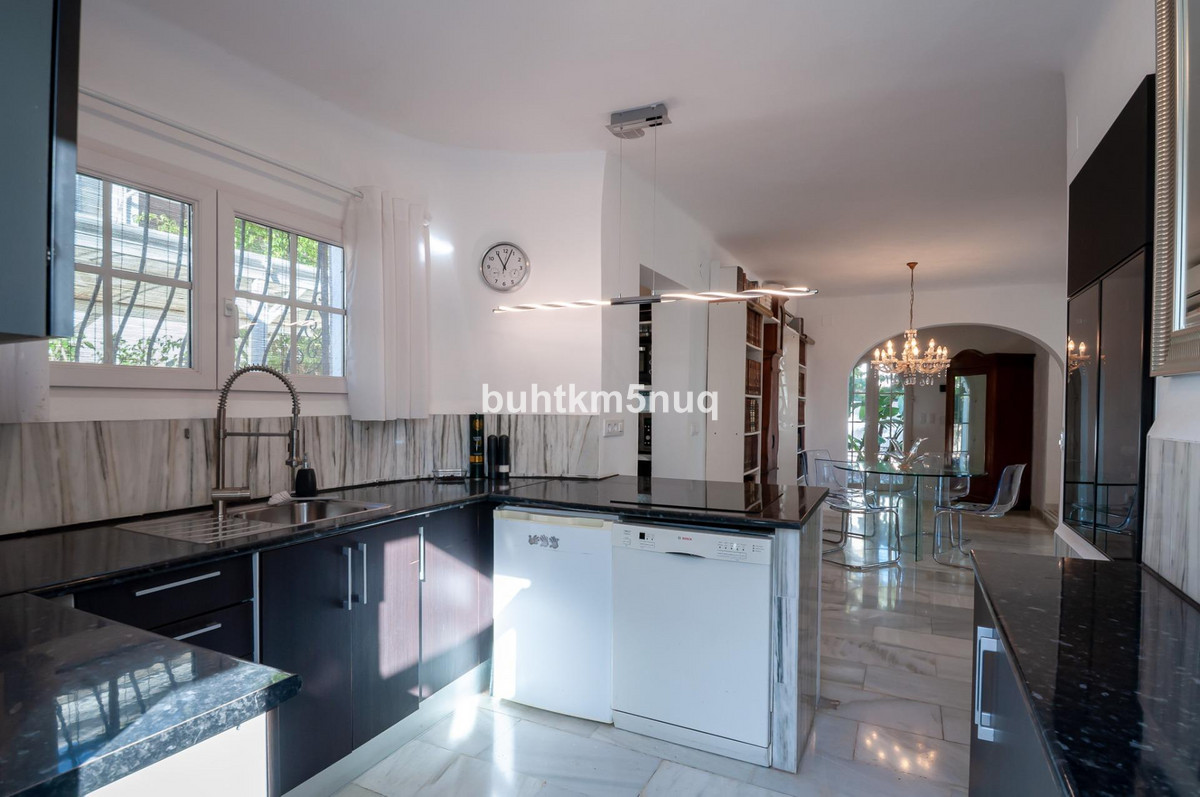 4 Bed Townhouse for sale in Calpe Costa Blanca, Alicante, Spain