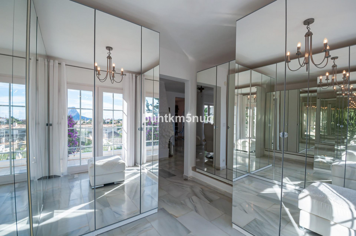 4 Bed Townhouse for sale in Calpe Costa Blanca, Alicante, Spain