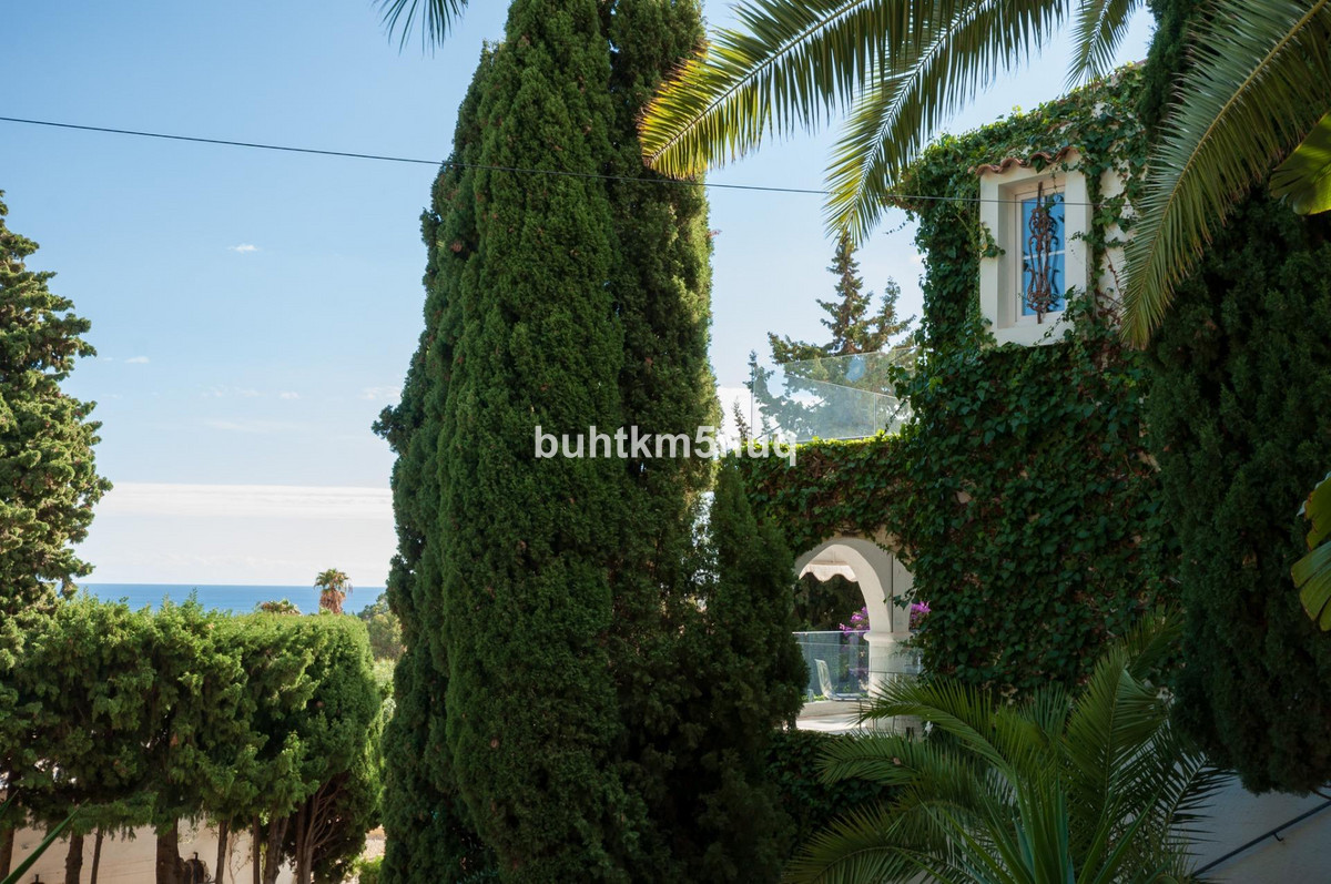 4 Bed Townhouse for sale in Calpe Costa Blanca, Alicante, Spain