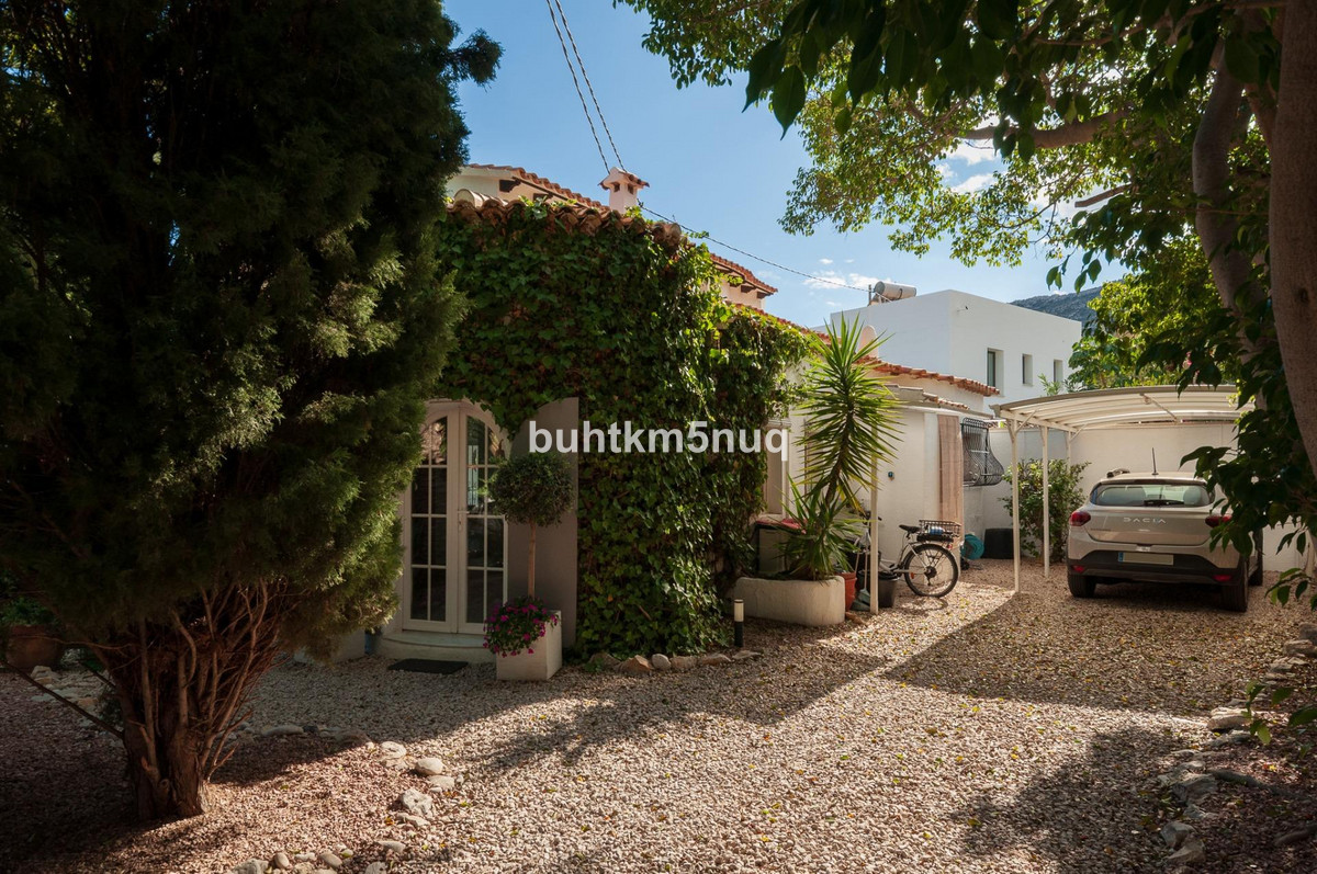 4 Bed Townhouse for sale in Calpe Costa Blanca, Alicante, Spain