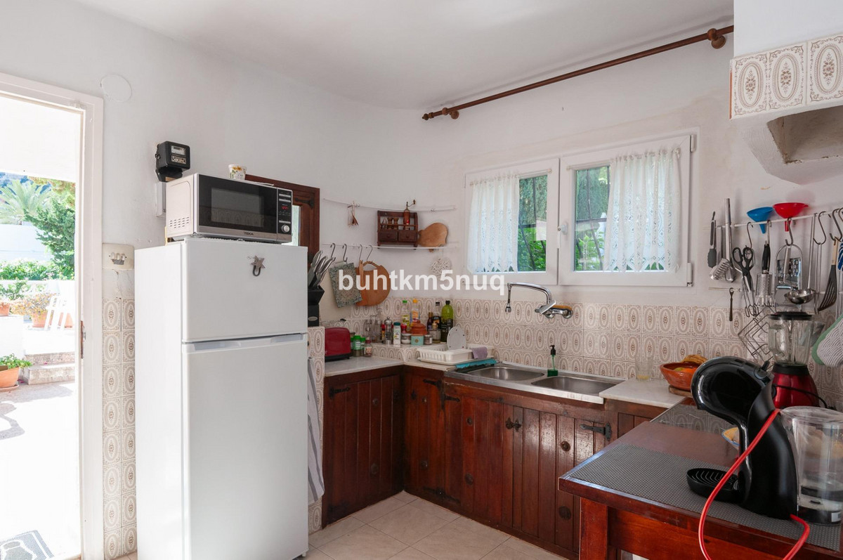 4 Bed Townhouse for sale in Calpe Costa Blanca, Alicante, Spain