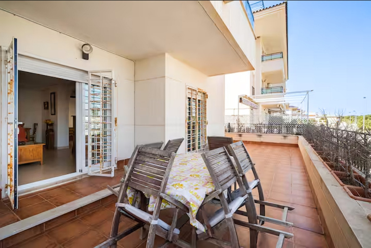 Se vende Apartamento Planta Baja de 2 dormitorios en Costa Blanca, Alicante, España