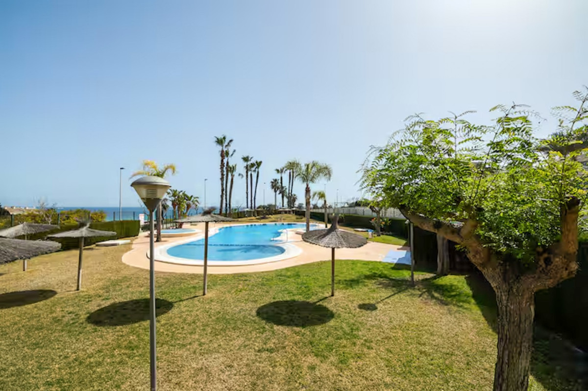 Se vende Apartamento Planta Baja de 2 dormitorios en Costa Blanca, Alicante, España
