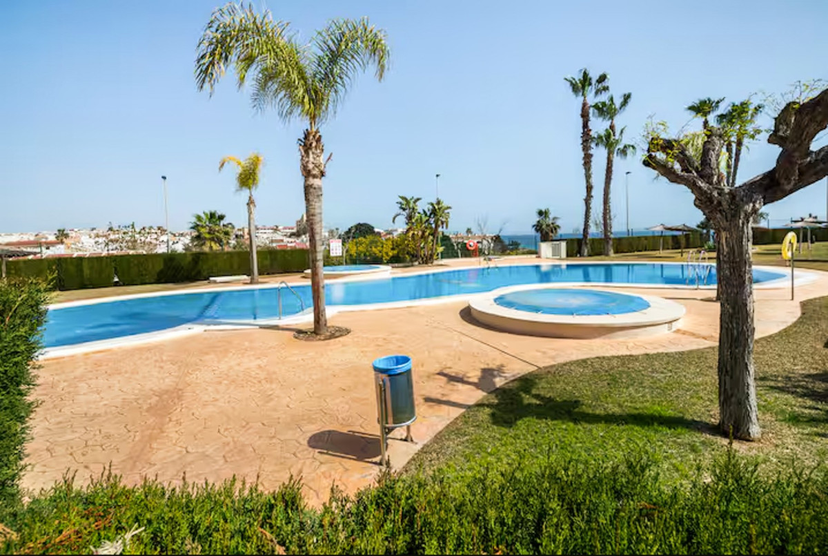 Se vende Apartamento Planta Baja de 2 dormitorios en Costa Blanca, Alicante, España