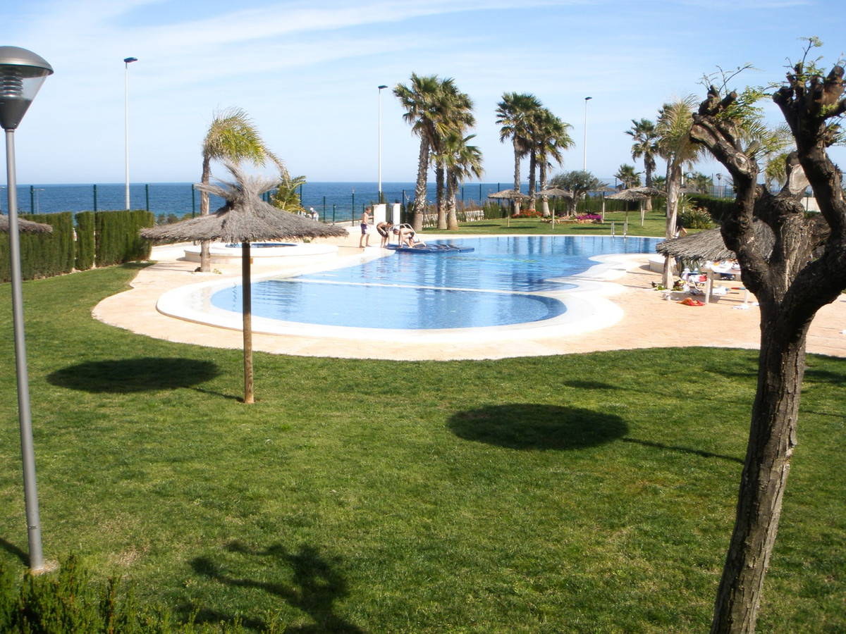 Se vende Apartamento Planta Baja de 2 dormitorios en Costa Blanca, Alicante, España