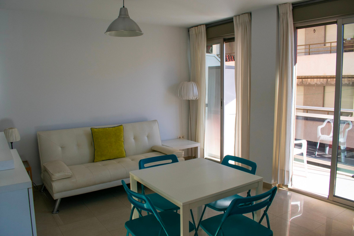 Se vende Apartamento Planta Media de 2 dormitorios en Costa Blanca, Alicante, España
