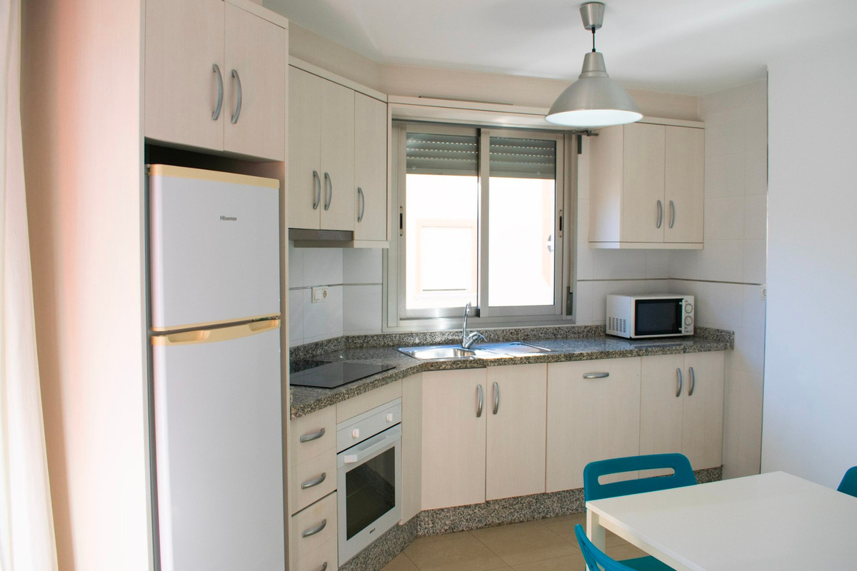 Se vende Apartamento Planta Media de 2 dormitorios en Costa Blanca, Alicante, España