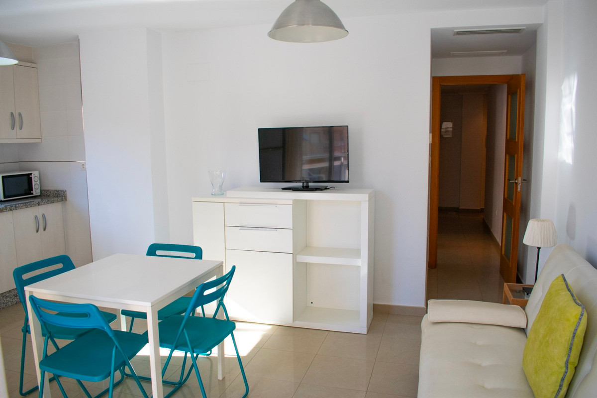 Se vende Apartamento Planta Media de 2 dormitorios en Costa Blanca, Alicante, España