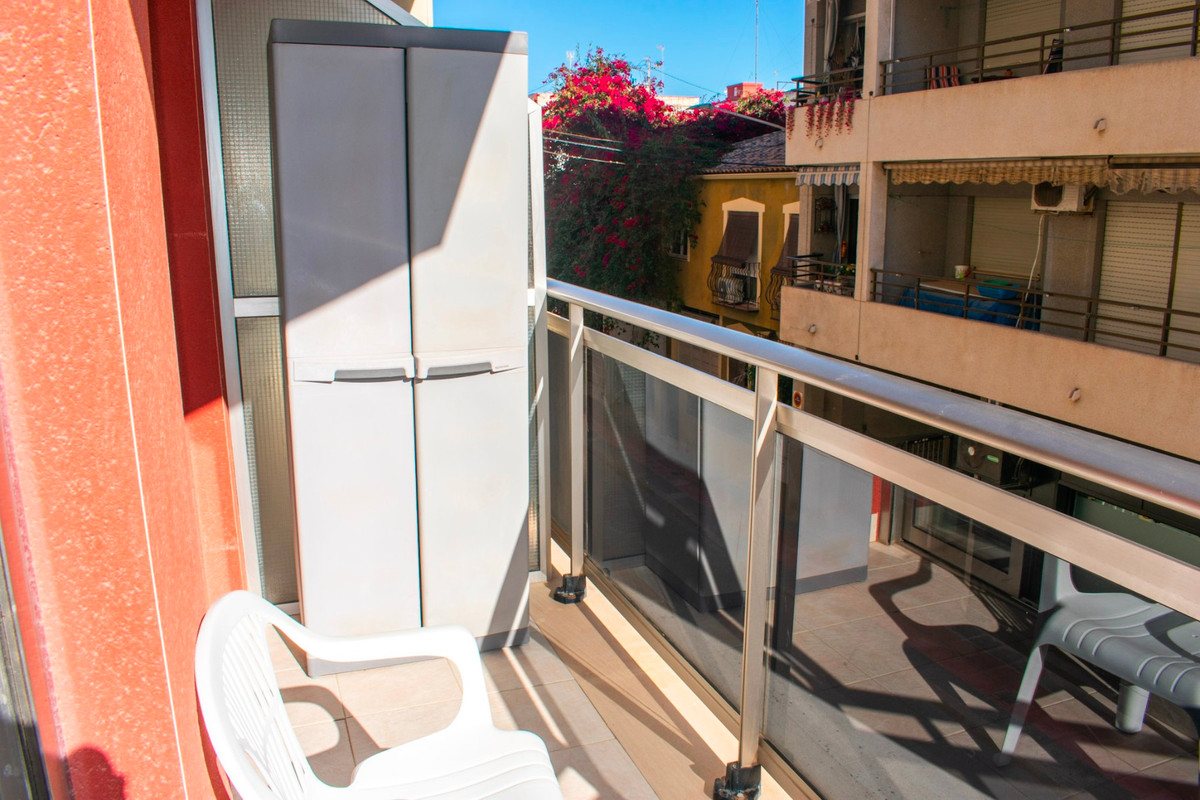 Se vende Apartamento Planta Media de 2 dormitorios en Costa Blanca, Alicante, España
