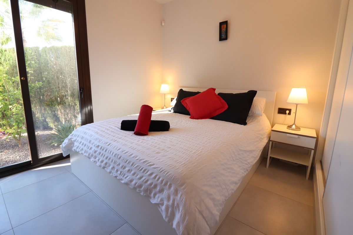 Se vende Apartamento Planta Baja de 2 dormitorios en Costa Blanca, Alicante, España