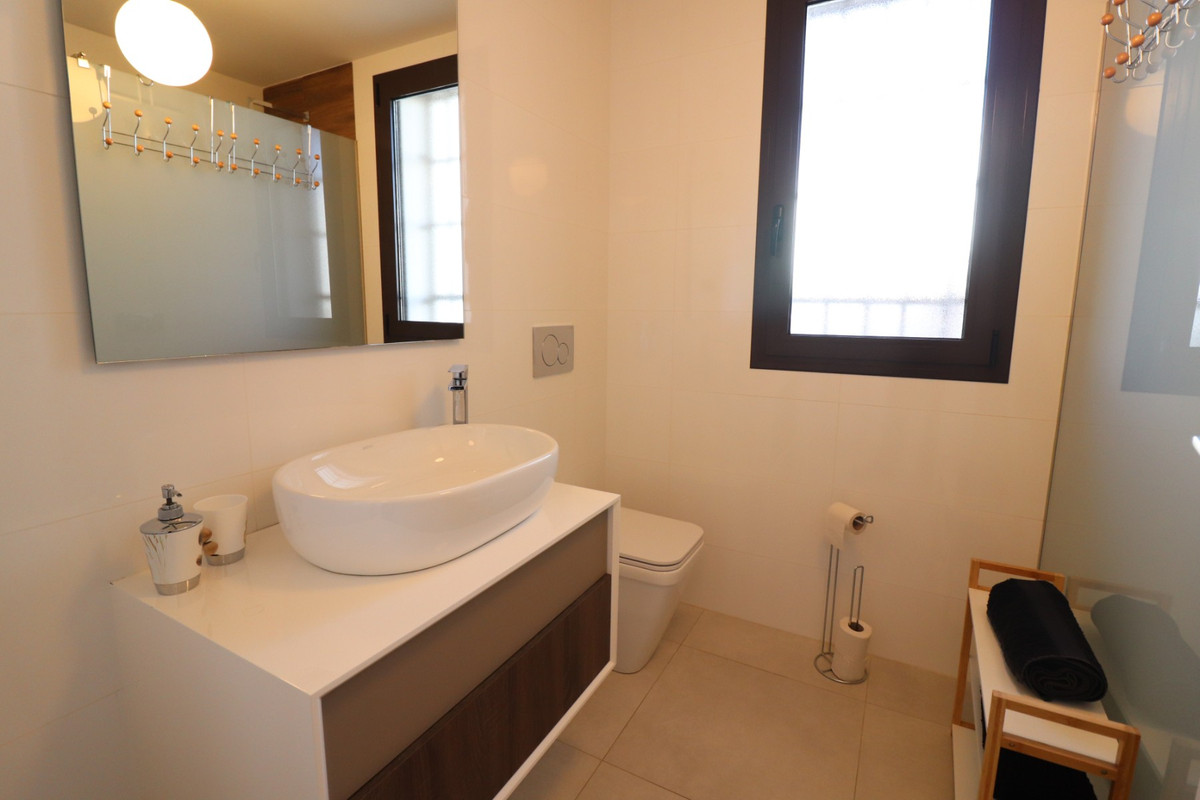 Se vende Apartamento Planta Baja de 2 dormitorios en Costa Blanca, Alicante, España