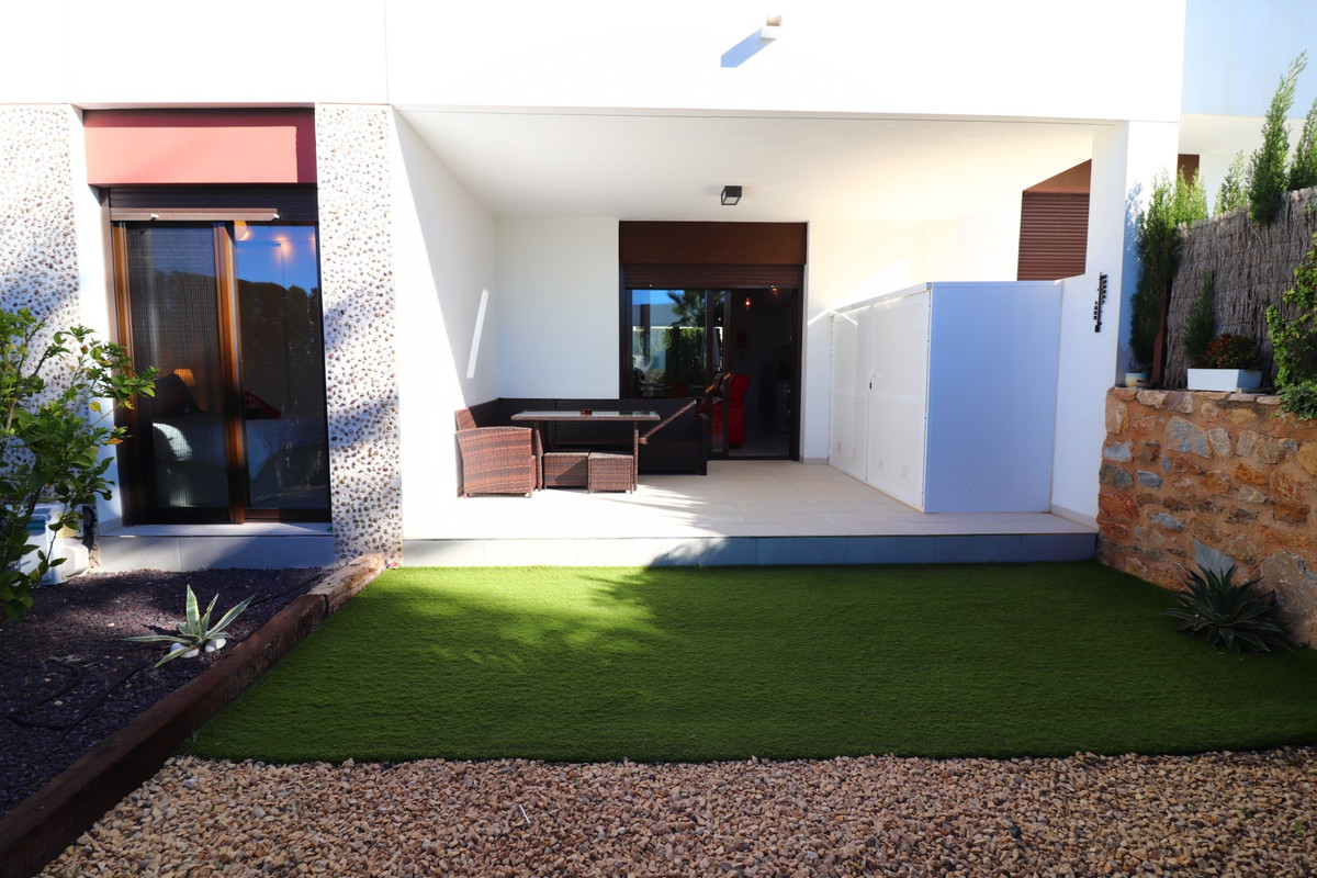 Se vende Apartamento Planta Baja de 2 dormitorios en Costa Blanca, Alicante, España