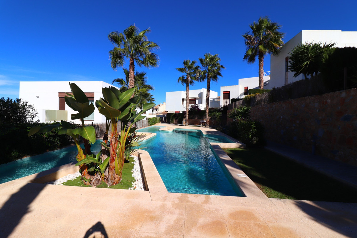 Se vende Apartamento Planta Baja de 2 dormitorios en Costa Blanca, Alicante, España