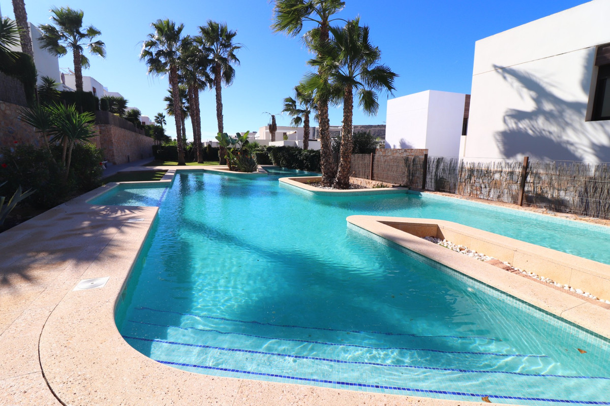 Se vende Apartamento Planta Baja de 2 dormitorios en Costa Blanca, Alicante, España
