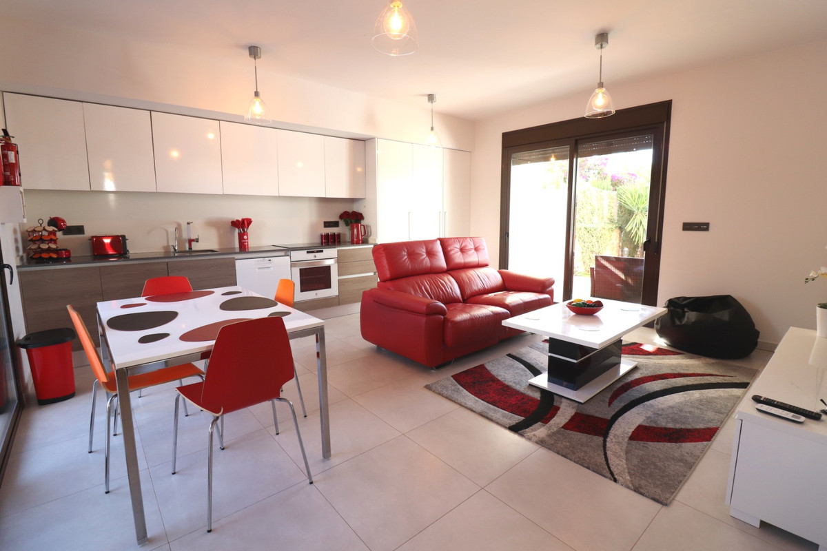 Se vende Apartamento Planta Baja de 2 dormitorios en Costa Blanca, Alicante, España