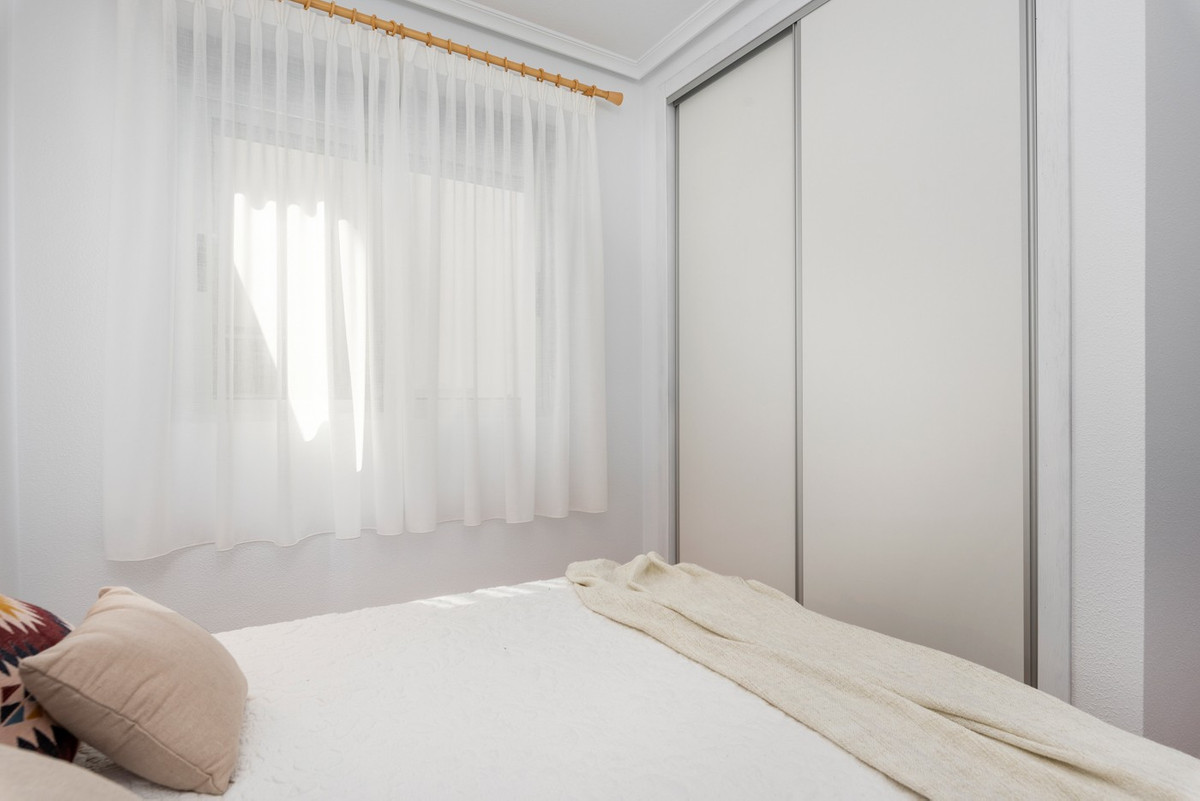 Se vende Apartamento Planta Media de 3 dormitorios en Costa Blanca, Alicante, España