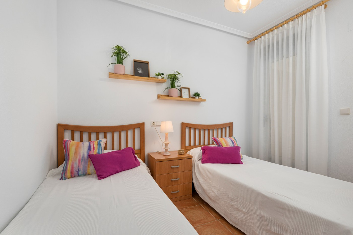 Se vende Apartamento Planta Media de 3 dormitorios en Costa Blanca, Alicante, España